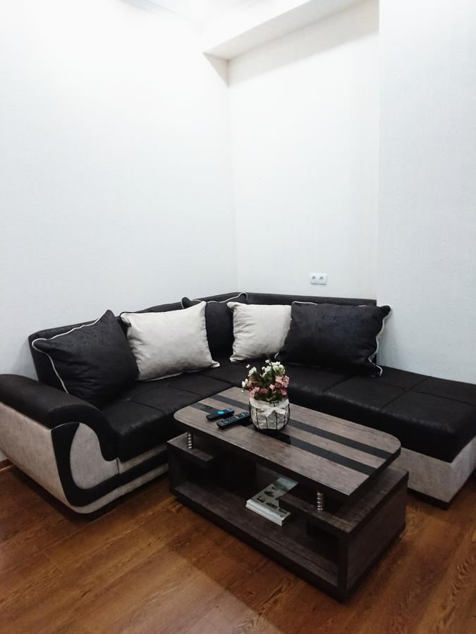 Spacious 2 Bedroom Apartment Tbilisi Exterior foto